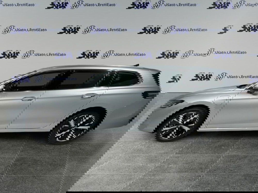 Volkswagen Passat nuova a Ravenna (3)