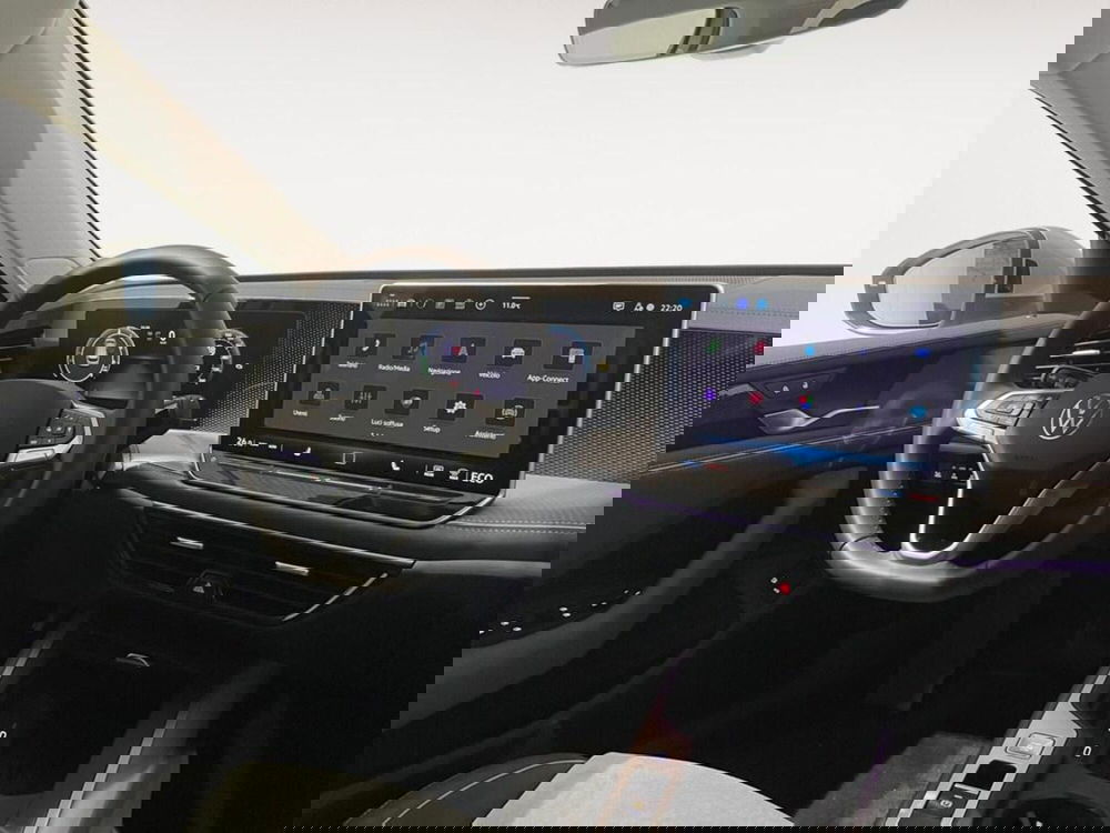 Volkswagen Passat nuova a Ravenna (8)