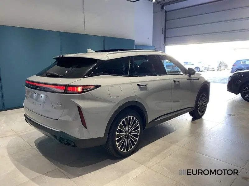 Omoda Omoda 9 SHS-P nuova a Bari (10)