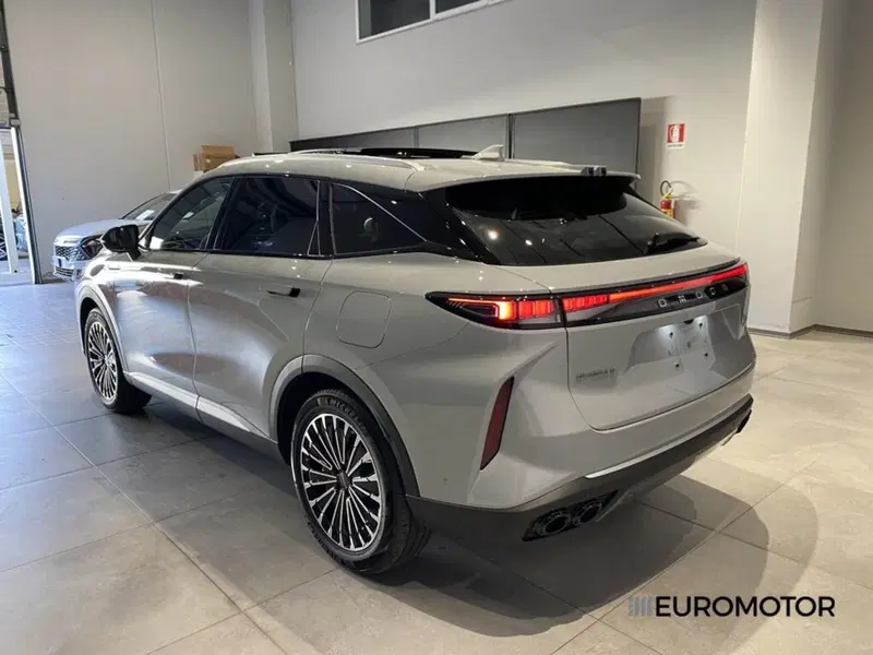 Omoda Omoda 9 SHS-P nuova a Bari (13)