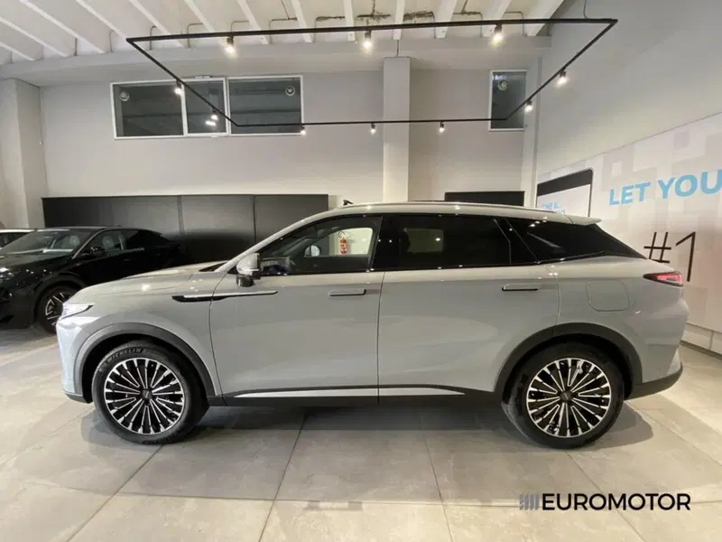 Omoda Omoda 9 SHS-P nuova a Bari (15)