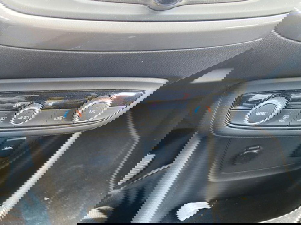 Opel Crossland usata a Catania (15)