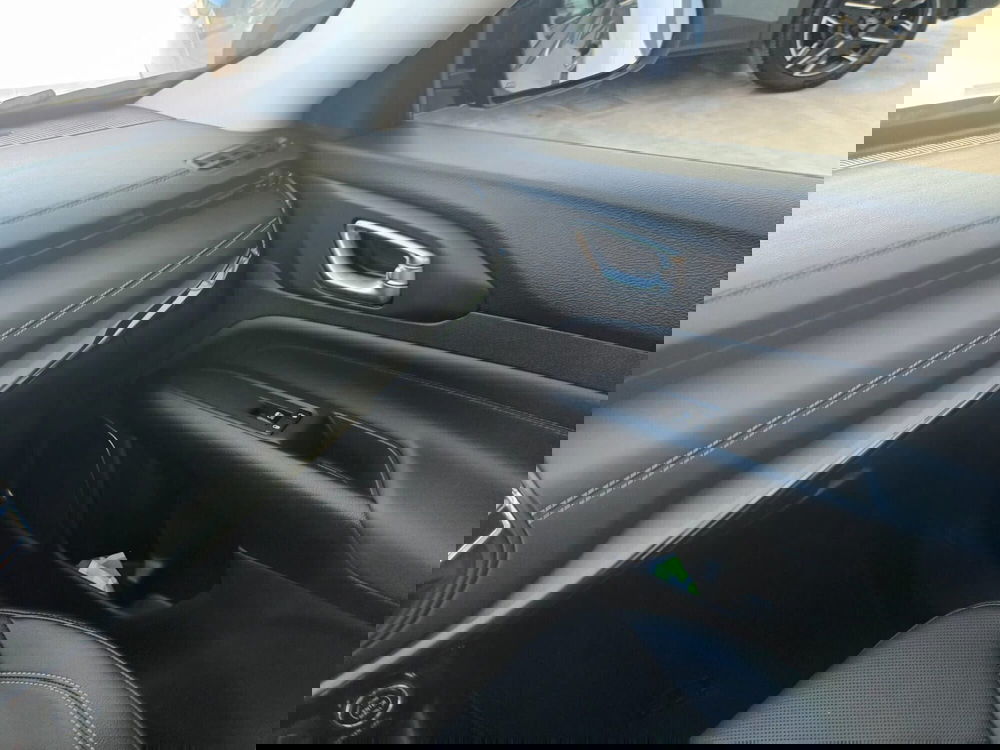 Jeep Compass nuova a Bari (17)