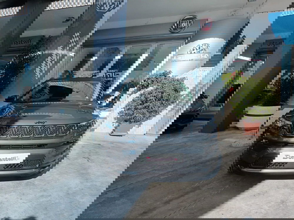 Jeep Compass nuova a Bari (2)