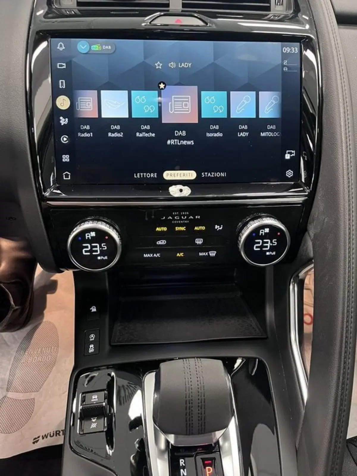 Jaguar E-Pace usata a Prato (11)