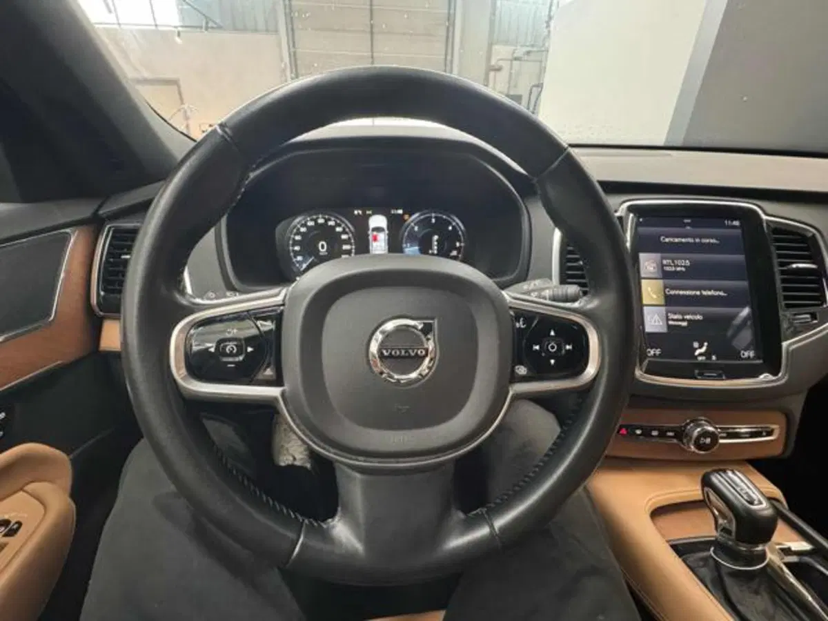 Volvo XC90 usata a Vercelli (11)