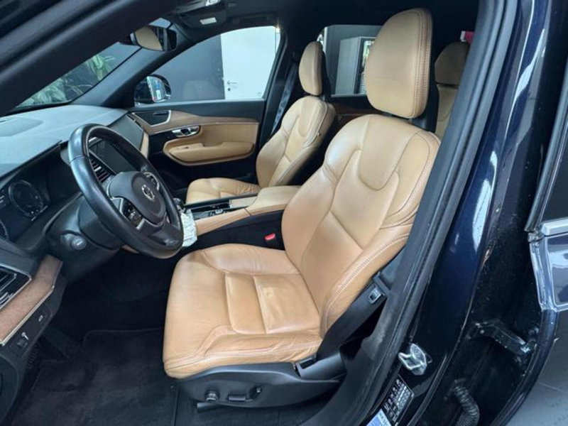 Volvo XC90 usata a Vercelli (17)