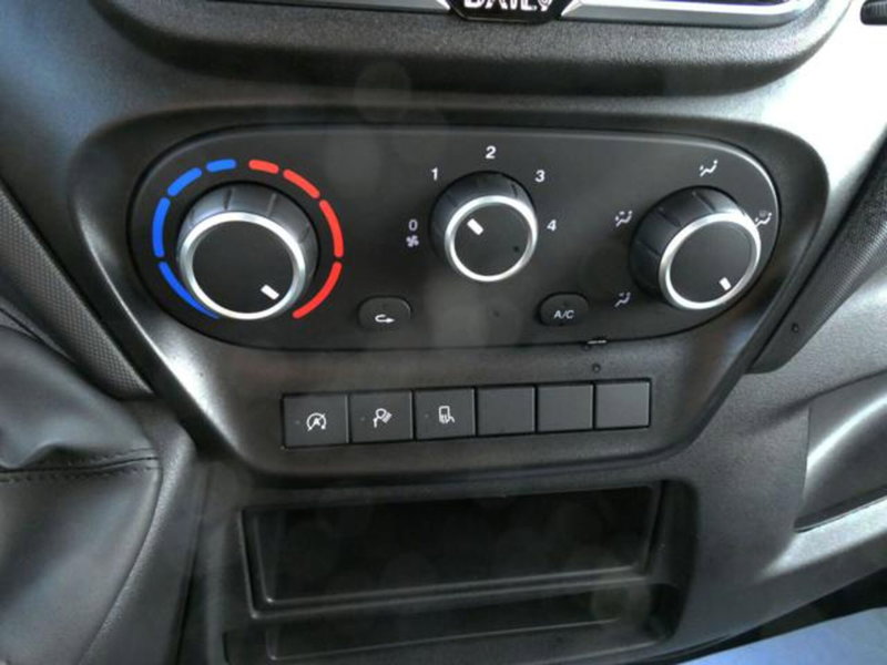 Iveco Daily Furgone usata a Brescia (13)