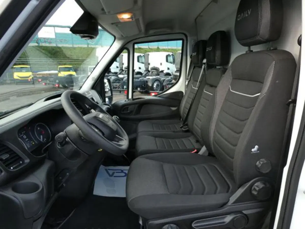 Iveco Daily Furgone usata a Brescia (7)