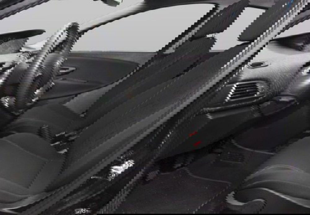 Lancia Ypsilon nuova a Como (6)