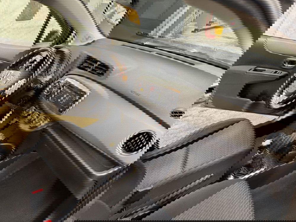 Toyota Yaris usata a Como (6)