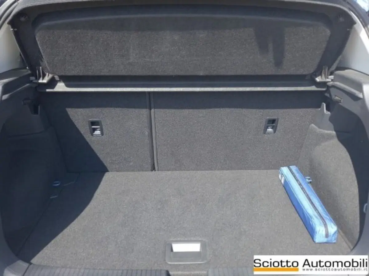 Volkswagen T-Cross usata a Messina (17)