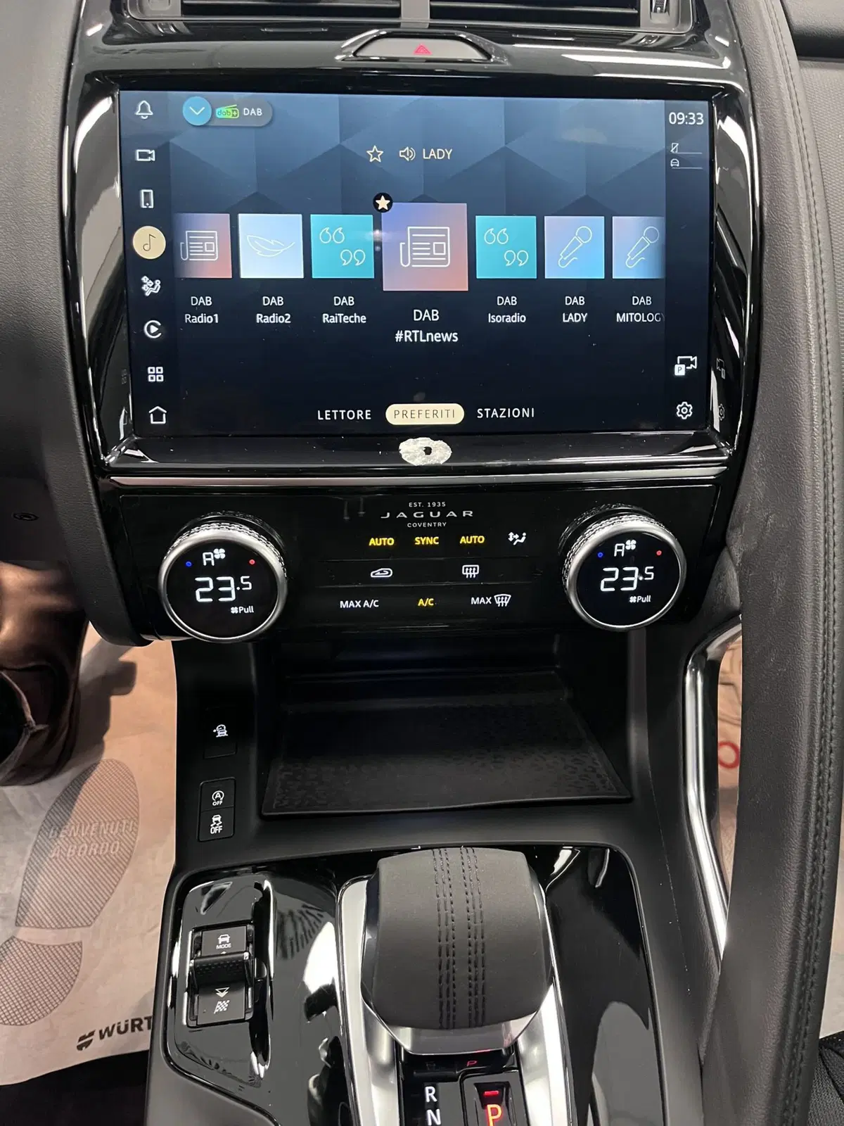 Jaguar E-Pace usata a Prato (11)