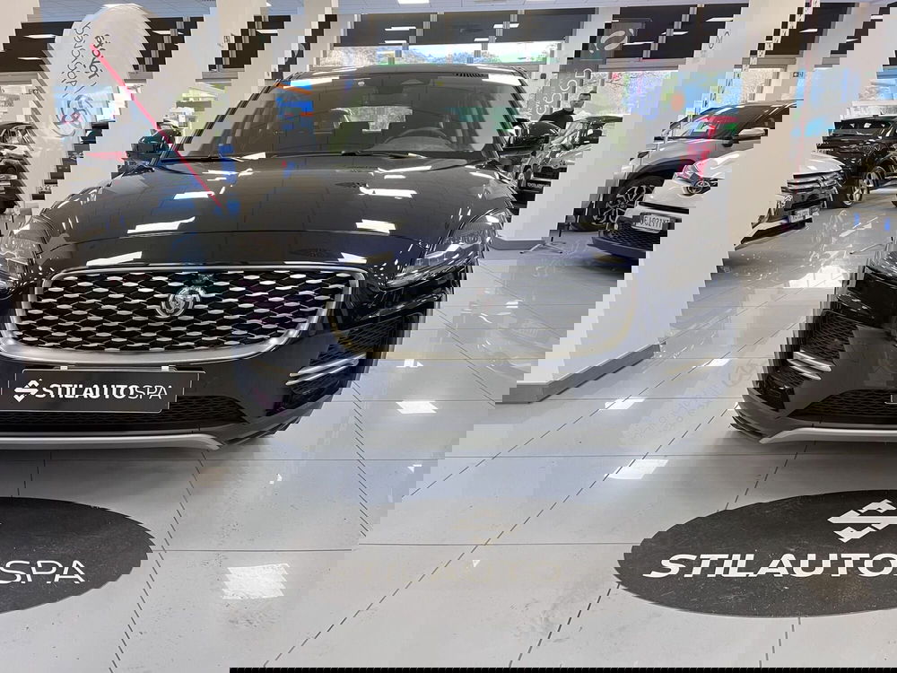 Jaguar E-Pace usata a Prato (2)