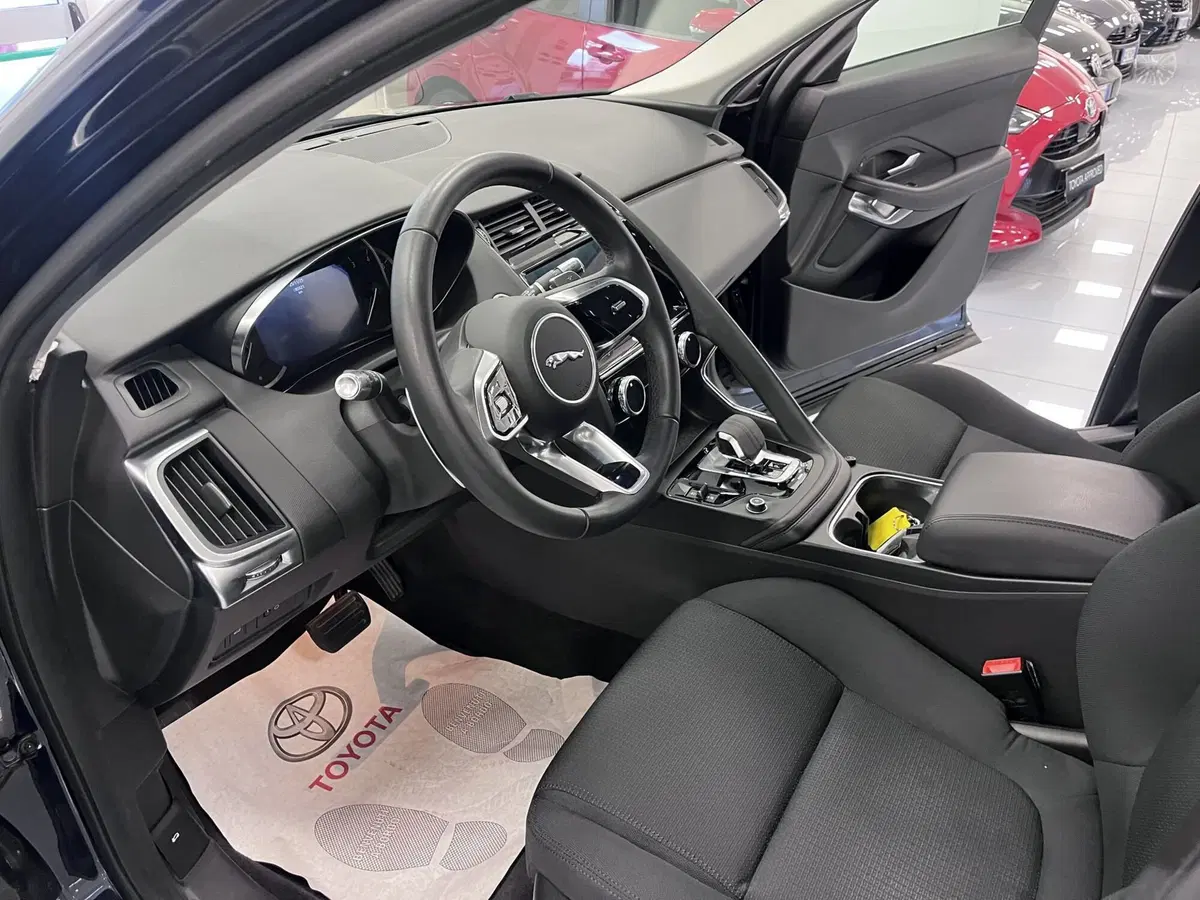 Jaguar E-Pace usata a Prato (6)