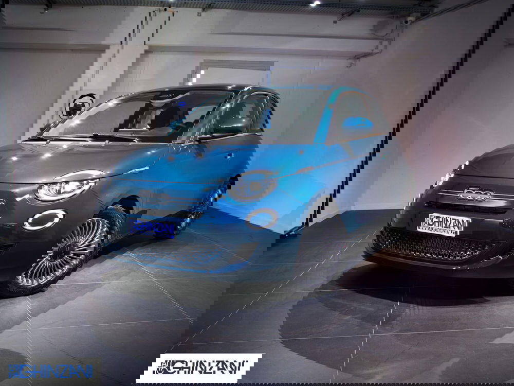 Fiat 500 nuova a Bergamo (2)