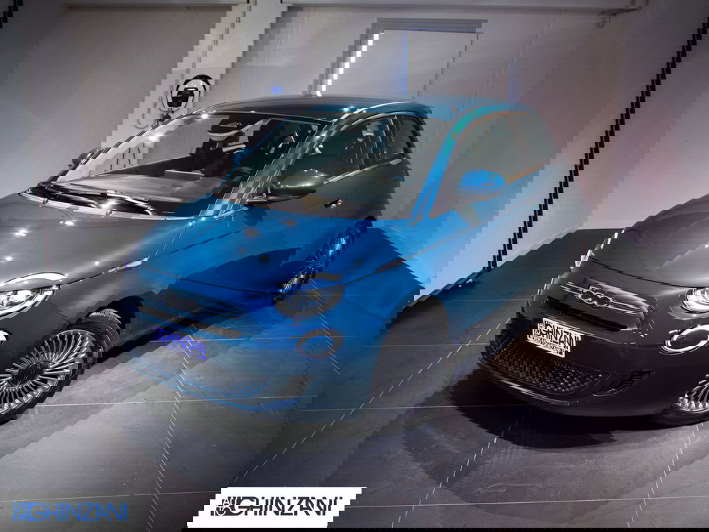 Fiat 500 nuova a Bergamo (3)