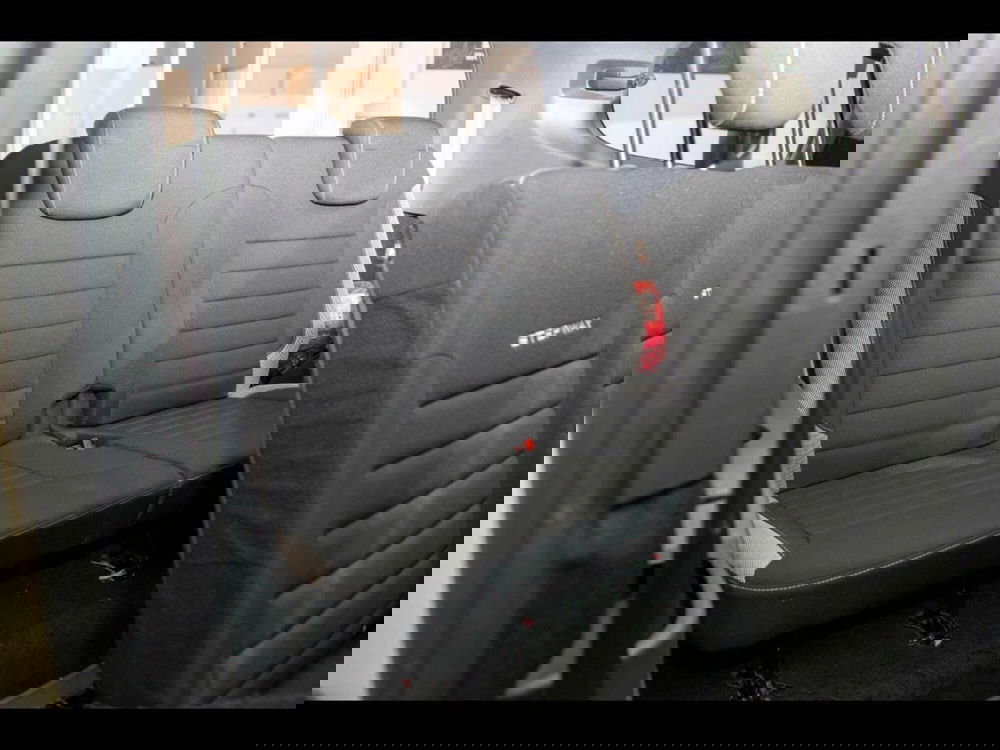 Dacia Lodgy usata a Treviso (15)