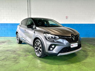 Renault Captur Full Hybrid E-Tech 145 CV Techno del 2022 usata a Nova Milanese