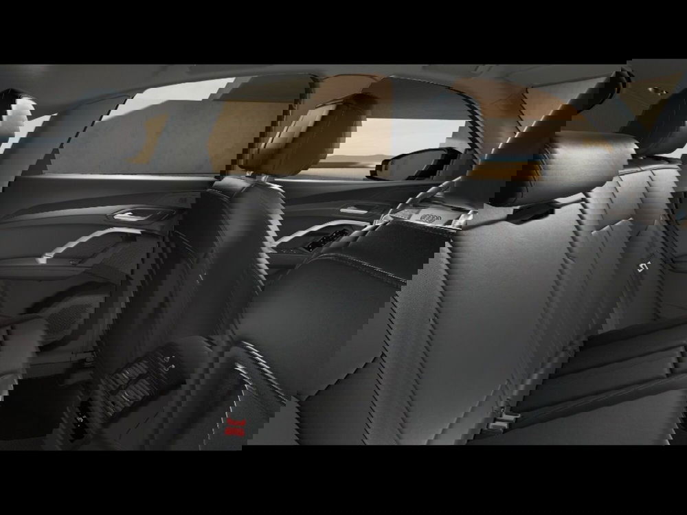 Audi Q5 Sportback nuova a Firenze (10)