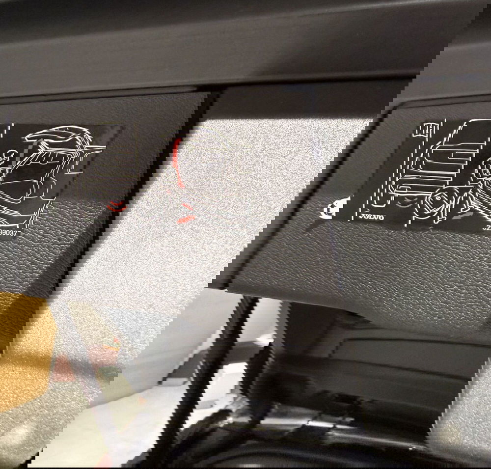 Volvo XC60 usata a Parma (17)