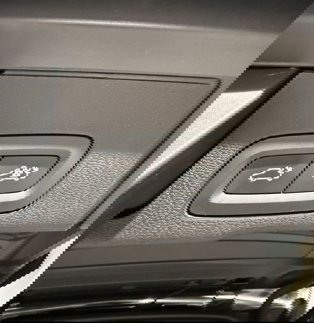 Volvo XC60 usata a Parma (18)