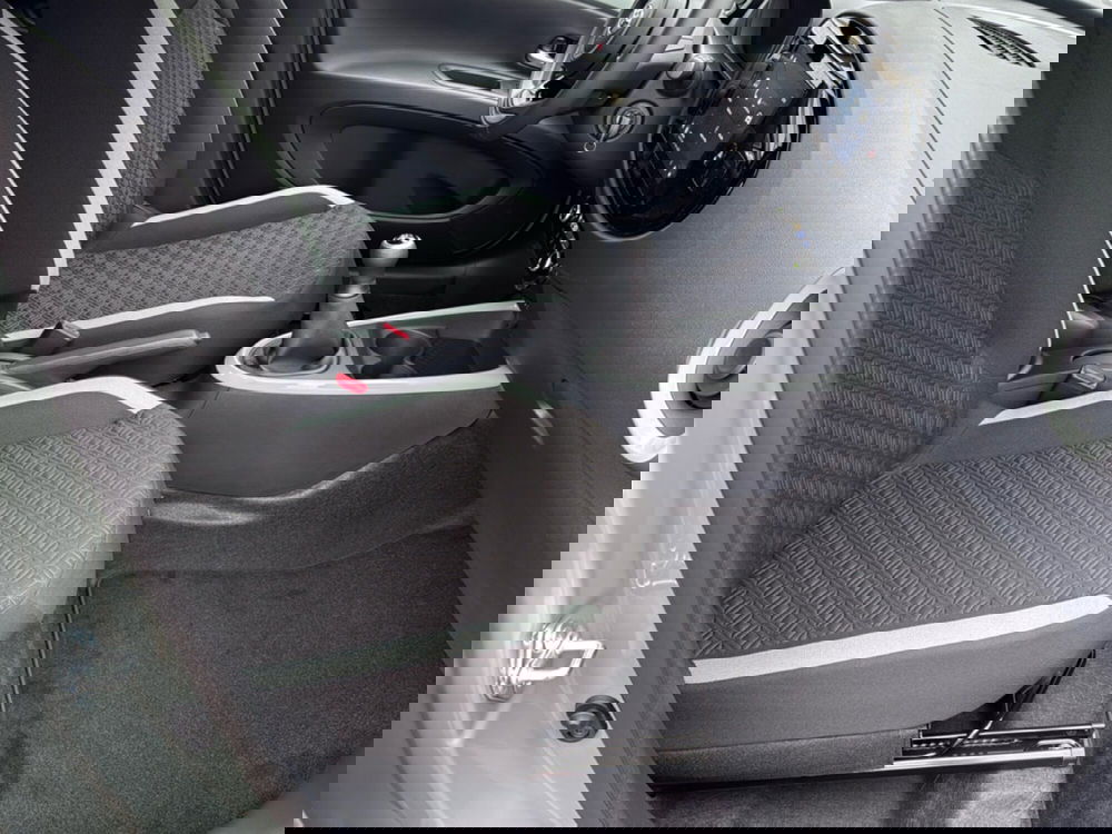 Toyota Aygo X nuova a Ferrara (11)