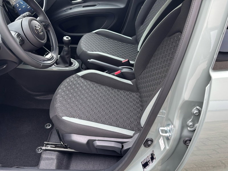 Toyota Aygo X nuova a Ferrara (9)