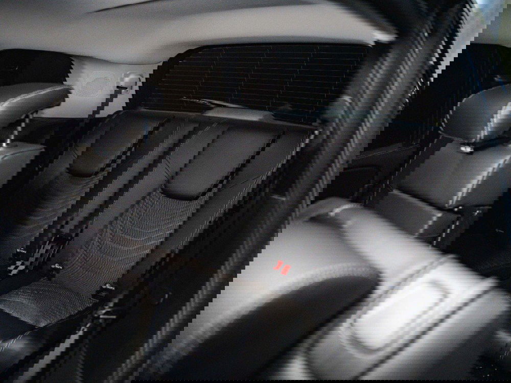 Mercedes-Benz GLB nuova a Macerata (11)