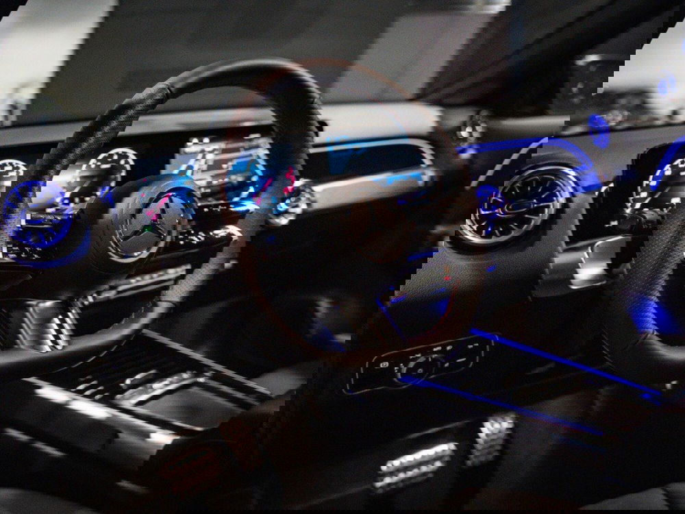 Mercedes-Benz GLB nuova a Macerata (13)