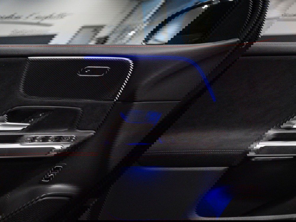 Mercedes-Benz GLB nuova a Macerata (14)