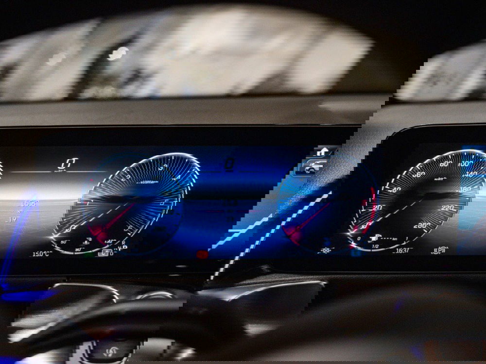 Mercedes-Benz GLB nuova a Macerata (15)