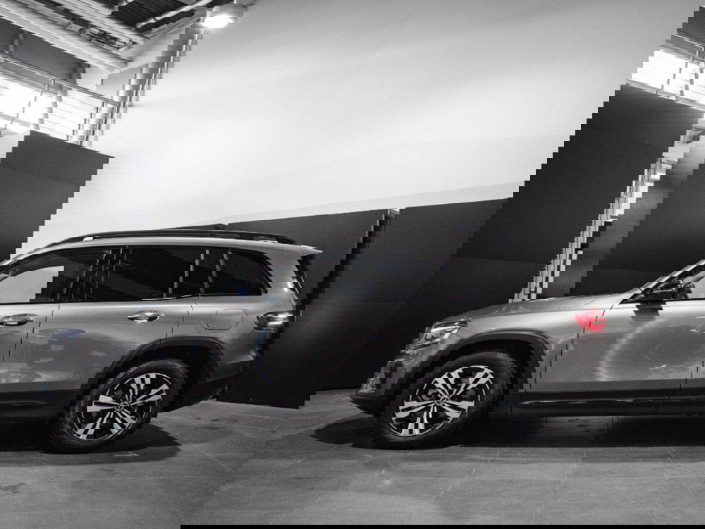 Mercedes-Benz GLB nuova a Macerata (2)