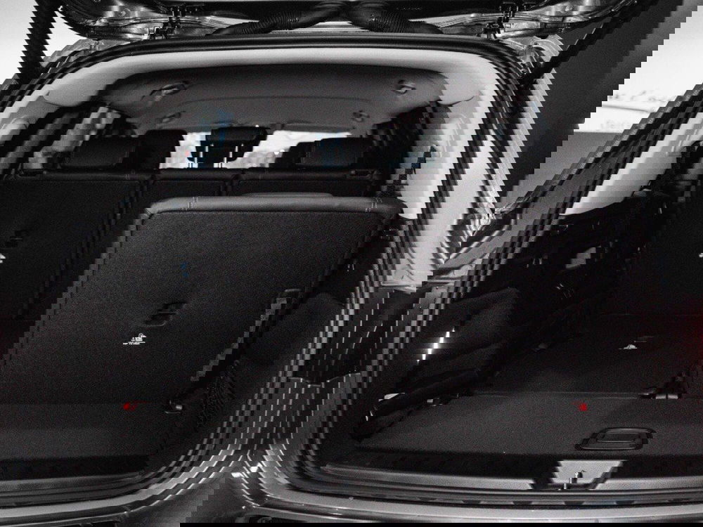 Mercedes-Benz GLB nuova a Macerata (9)