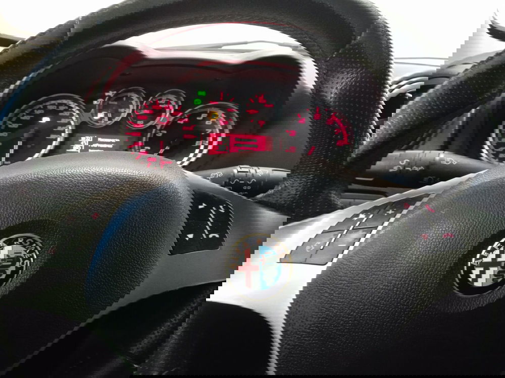 Alfa Romeo MiTo usata a Torino (11)