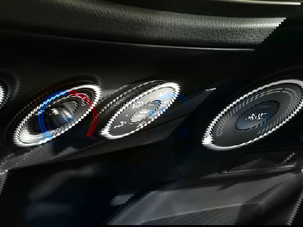 Toyota Aygo X usata a Salerno (14)