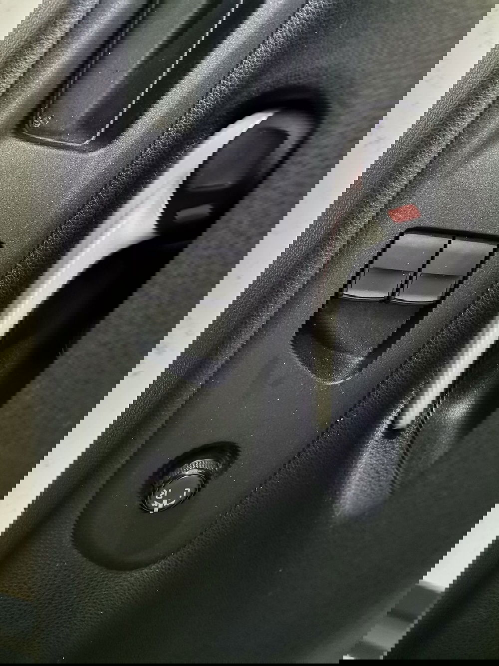 Toyota Aygo X usata a Salerno (17)