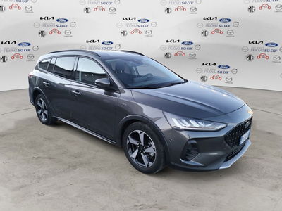 Ford Focus Station Wagon 1.0 EcoBoost Hybrid 125 CV SW Active del 2022 usata a Novara