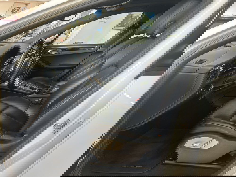 Porsche Macan usata a Bari (11)