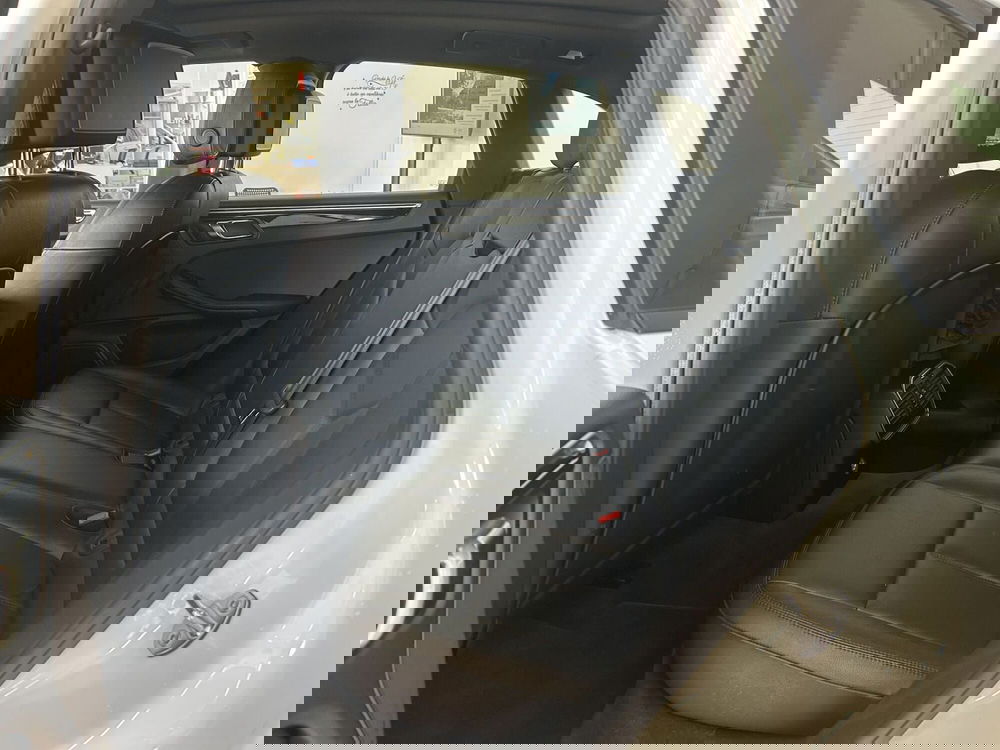 Porsche Macan usata a Bari (12)