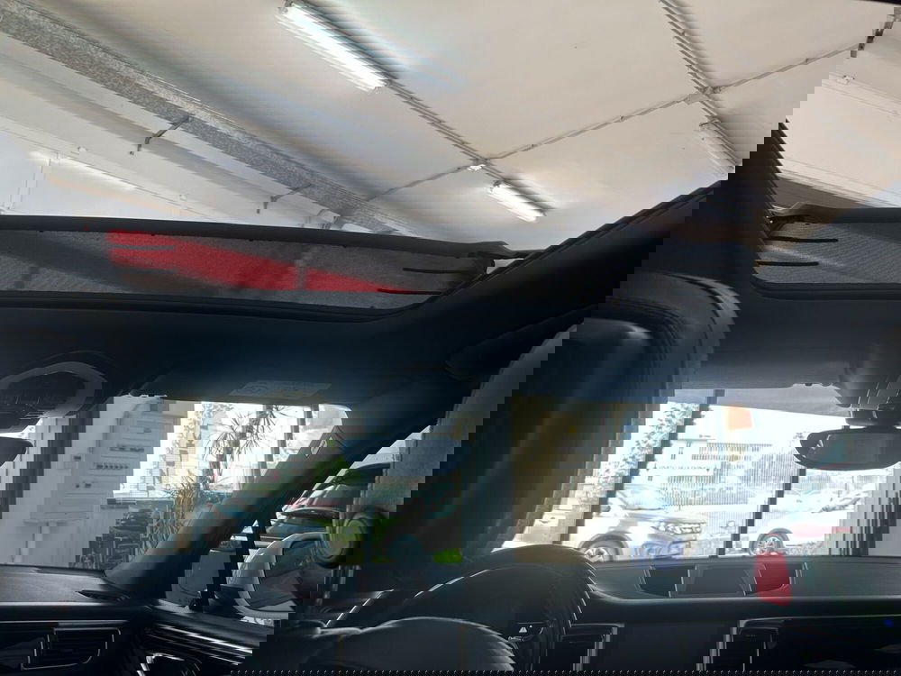 Porsche Macan usata a Bari (20)