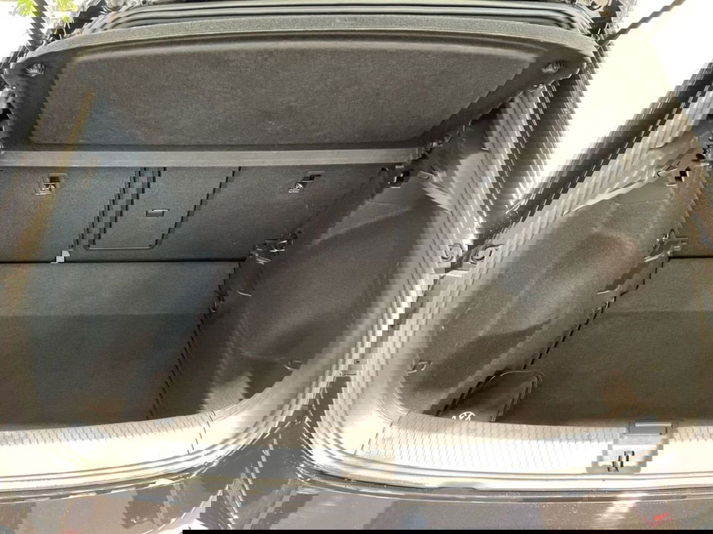 Volkswagen T-Roc usata a Pistoia (8)