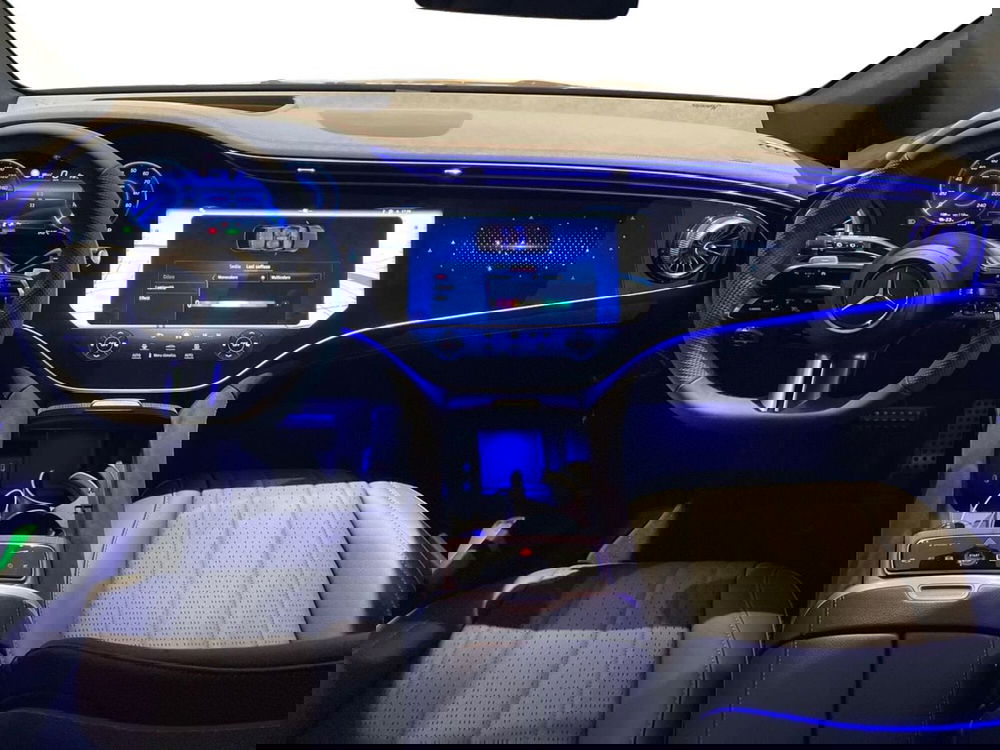 Mercedes-Benz EQE SUV nuova a Prato (11)