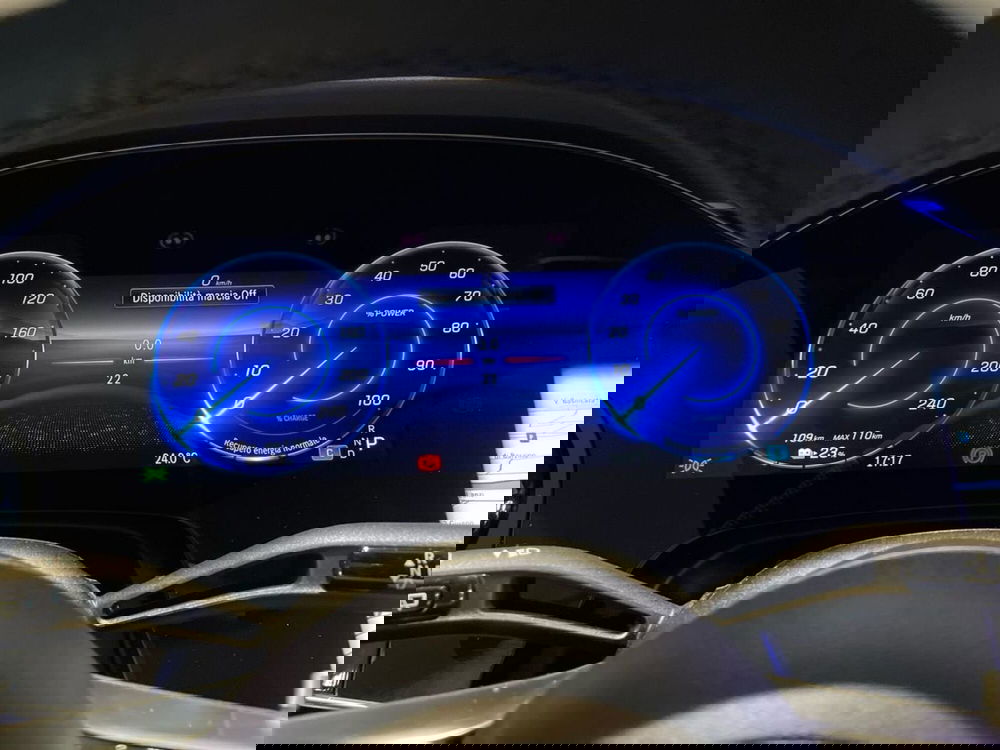 Mercedes-Benz EQE SUV nuova a Prato (13)