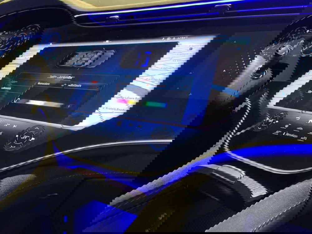 Mercedes-Benz EQE SUV nuova a Prato (15)