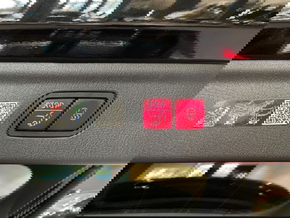 Mercedes-Benz EQE SUV nuova a Prato (20)