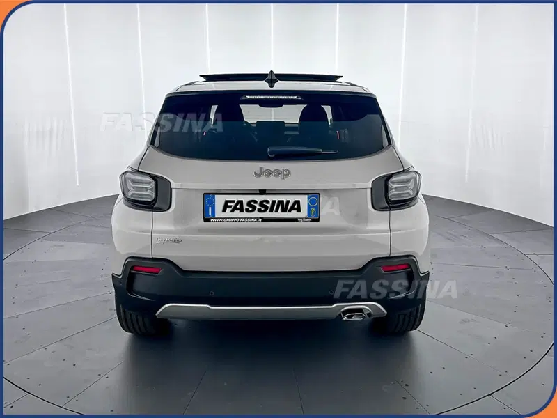 Jeep Avenger nuova a Milano (5)