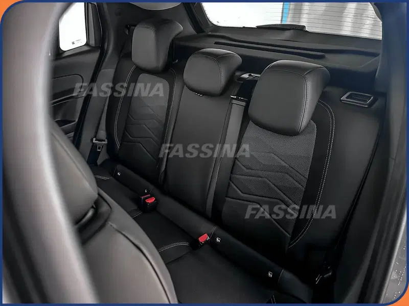 Jeep Avenger nuova a Milano (10)