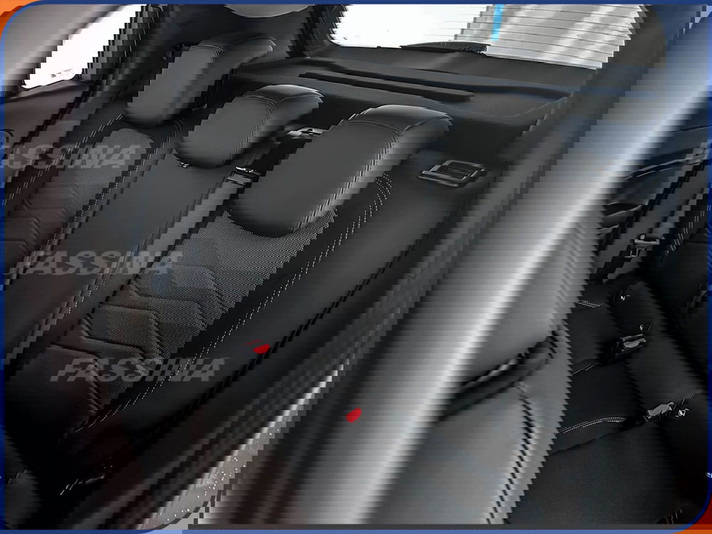 Jeep Avenger nuova a Milano (10)