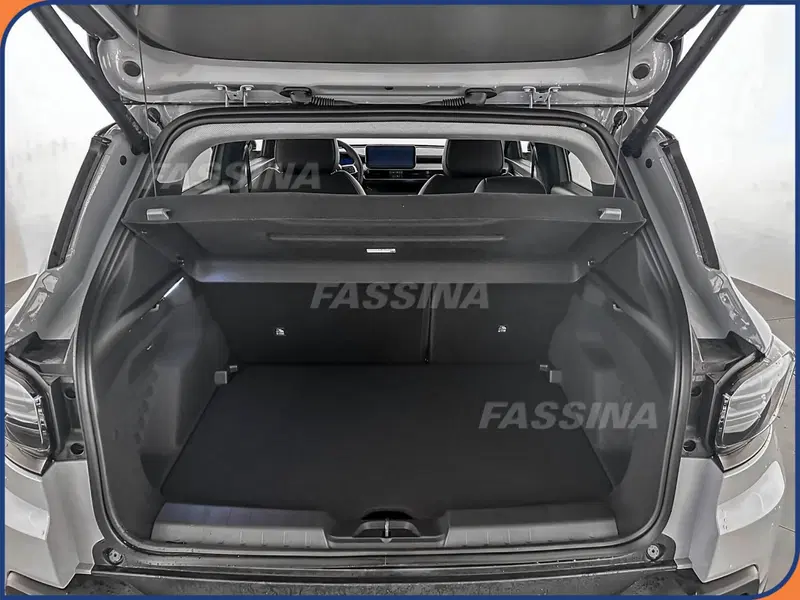 Jeep Avenger nuova a Milano (11)